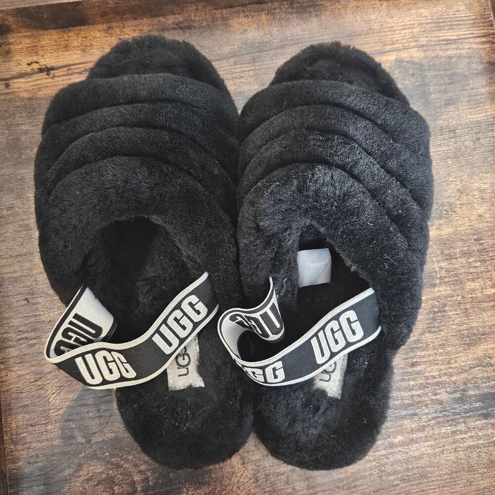 UGG Women's, Fluff Yeah Slide Black White Spell Out Size 8